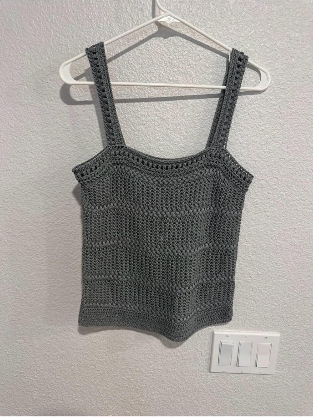 Vince crocheted top Size M - Picture 7 of 7